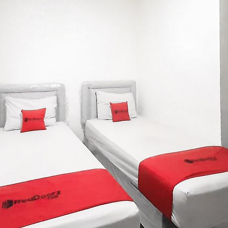 Reddoorz Syariah Near Transmart Mall Палембанг Екстериор снимка