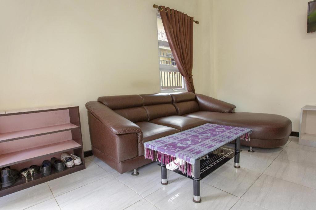 Reddoorz Syariah Near Transmart Mall Палембанг Екстериор снимка