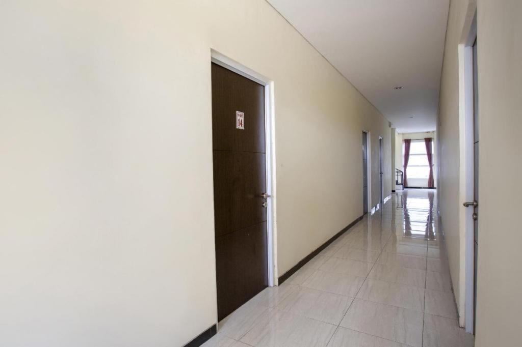 Reddoorz Syariah Near Transmart Mall Палембанг Екстериор снимка