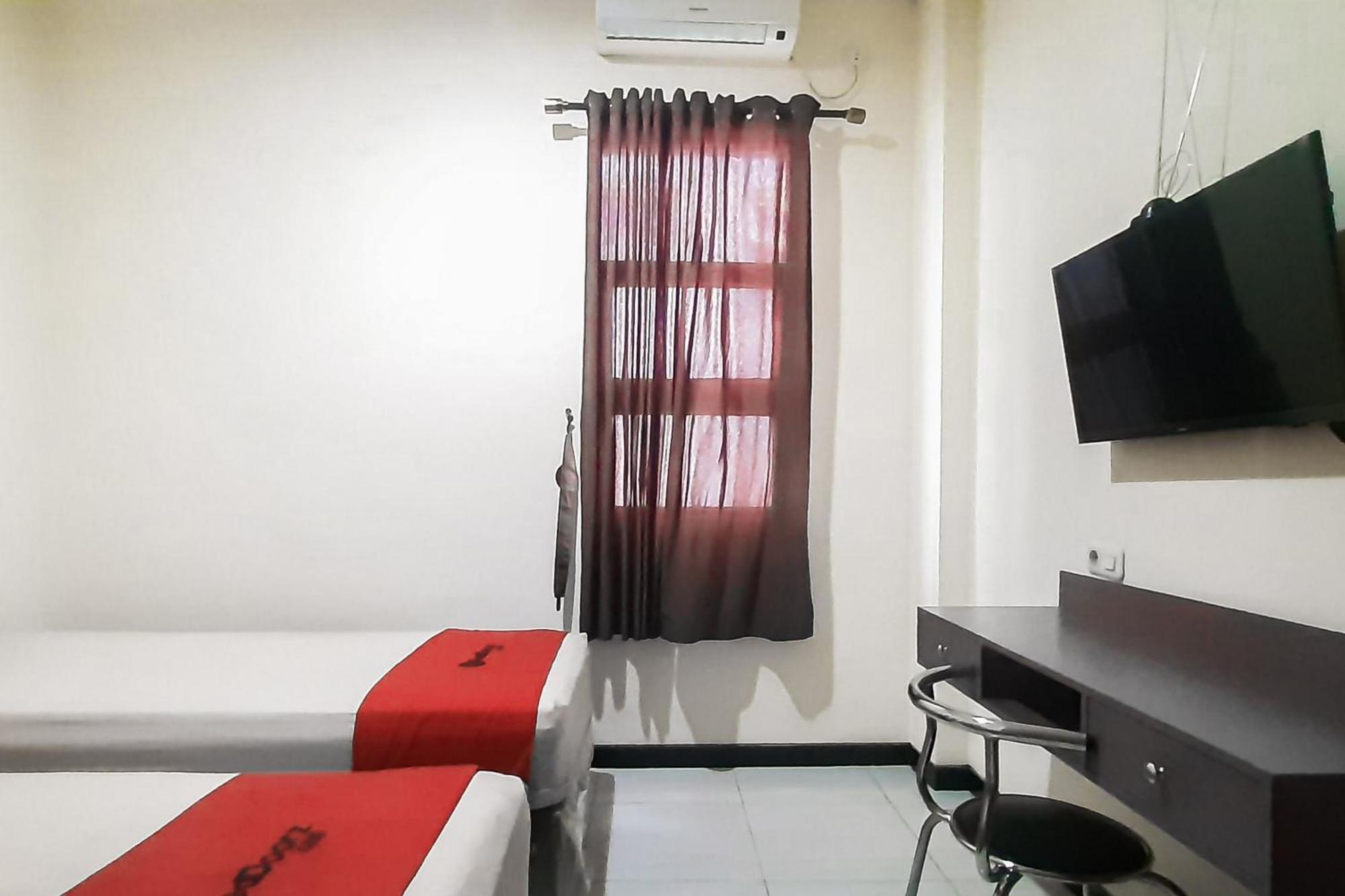 Reddoorz Syariah Near Transmart Mall Палембанг Екстериор снимка